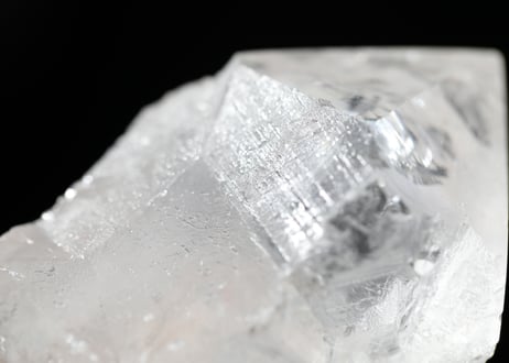 【氷の如く】虹入り クリアクォーツ ハーフポリッシュ
