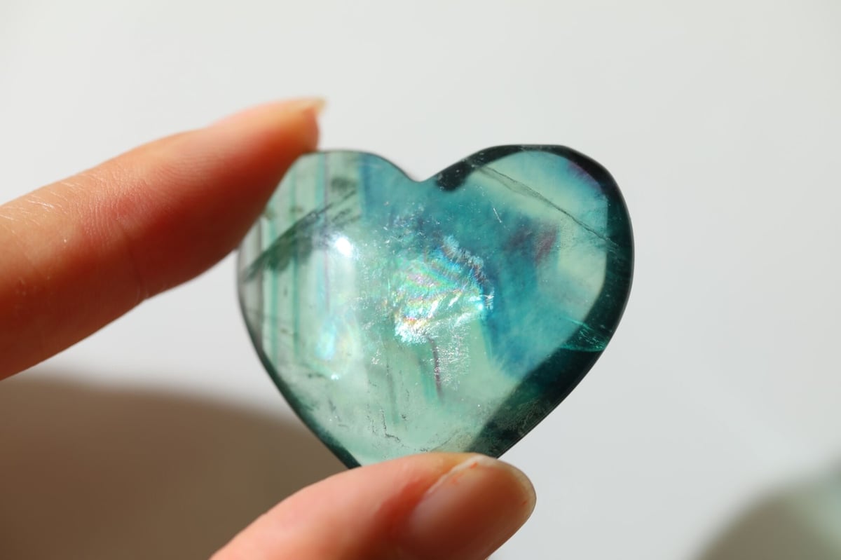Hawaii】虹入りフローライト ハート | Y.S.Y24