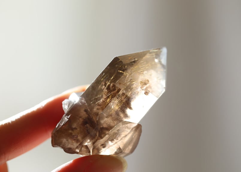 必要な石】スモーキー ゴールドルチル ガーデンクォーツ ポイント