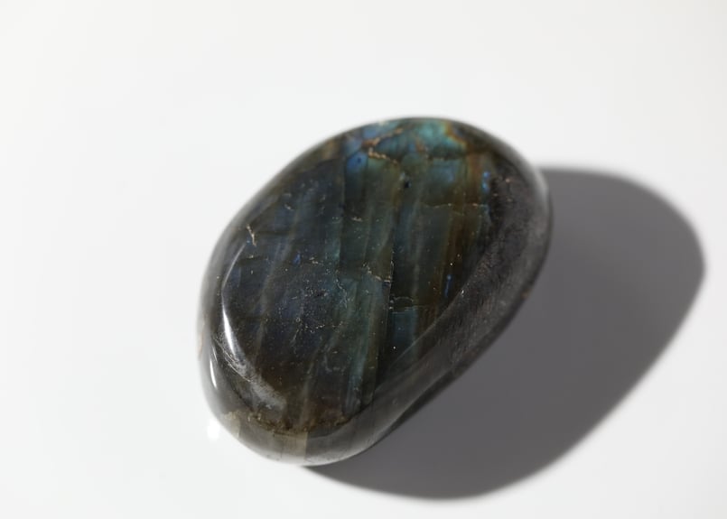 宇宙図書館】ラブラドライト 握り石 | Y.S.Y24