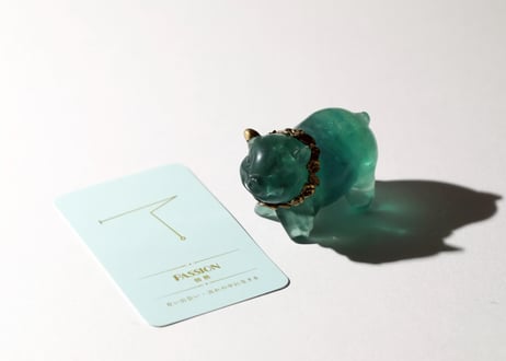 【PASSION 情熱（良い出会い・流れの中に生きる）シジル封入 オリジナルカード付き❣️】＆葉月ゆうの技封入❣️【行動する】〈リメイク〉フローライト ぶた ※イベントクーポン使用不可
