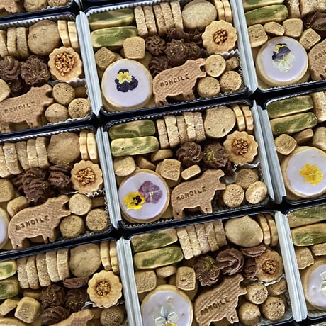 『monoile 10th anniversary fortune cookie缶』再販店頭お渡し分