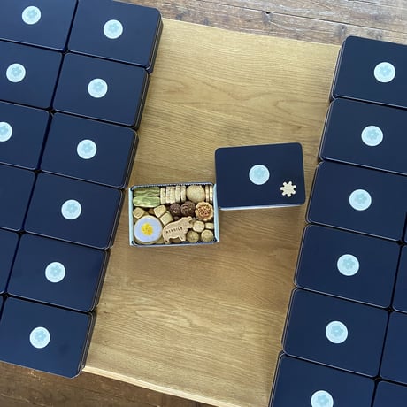 『monoile 10th anniversary fortune cookie缶』再販・発送分