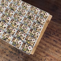 店頭お渡し限定『monoileカーネーションのクッキー缶』