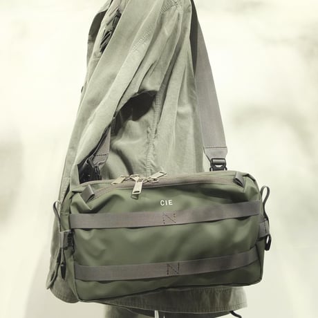 CIE/シー GRID3　032057　2WAYスリングバッグ