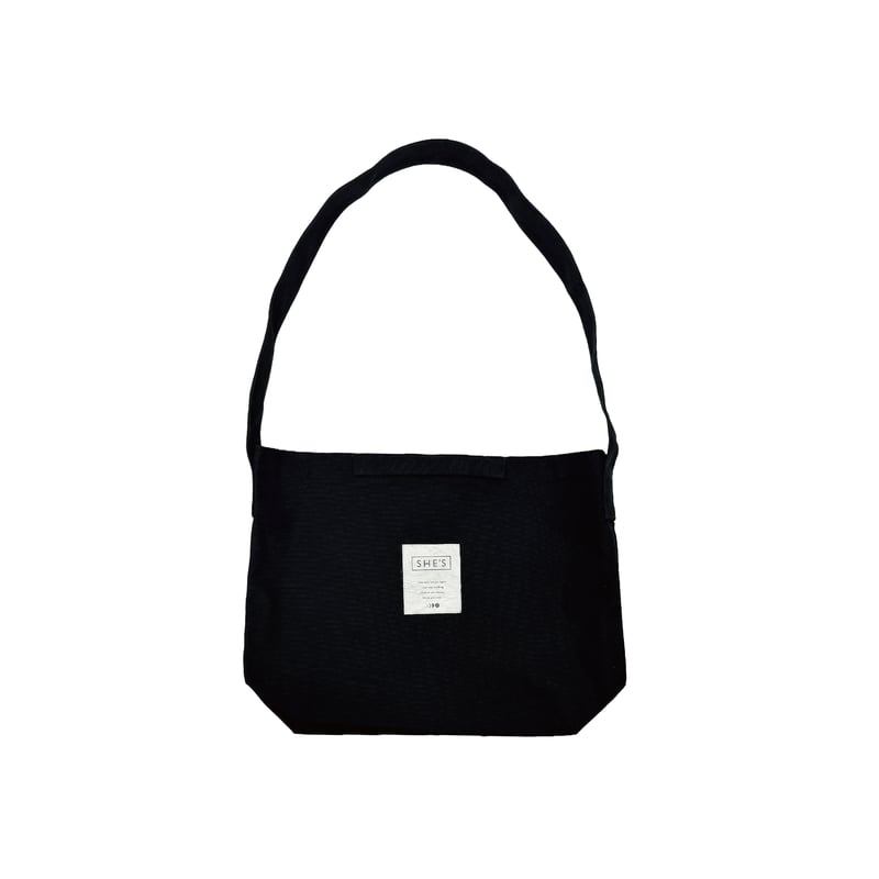 ロゴショルダーバッグ(ブラック) | SHE'S ONLINE SHOP ロゴショルダーバッグ(ブラック) | SHE'S ONLINE SHOP