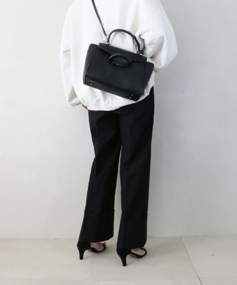 COGTHEBIGSMOKE パフスリーブスウェットコーデ（COGTHEBIGSMOKE・UN