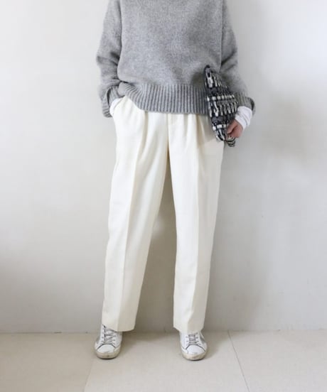 グレー×ホワイトコーデ（GALERIE VIE・SLOBE IENA）