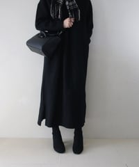 ニットワンピ＋マフラーコーデ（URBAN RESEARCH DOORS）