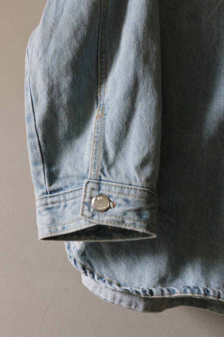 Rippedオーバーサイズ デニムジャケット×Tシャツコーデ（ZARA・SOFFE