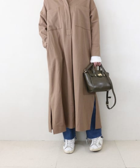 ノーカラー冬ワンピース（SACRA）