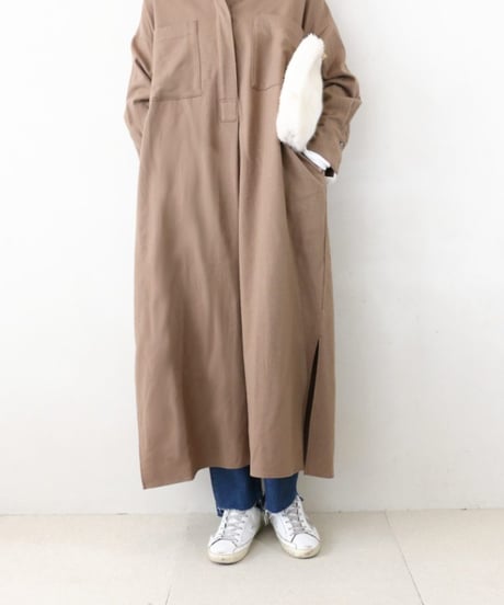 ノーカラー冬ワンピース（SACRA）