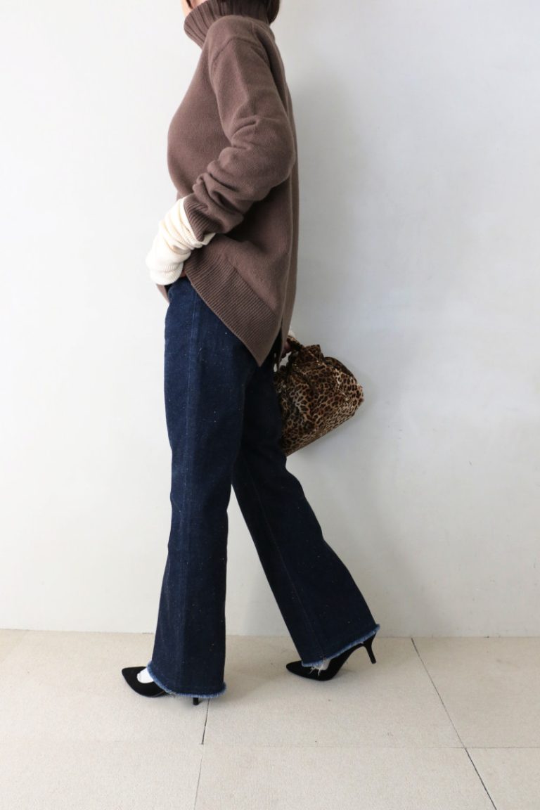 フレームワーク　デニムフレアパンツ FRAMeWORK（フレームワーク）の「DENIM ストレートフレアパンツ