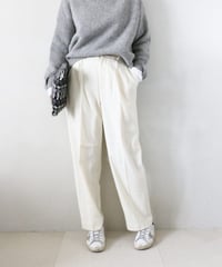 グレー×ホワイトコーデ（GALERIE VIE・SLOBE IENA）
