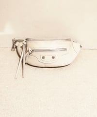 AULENTTIボディバッグ