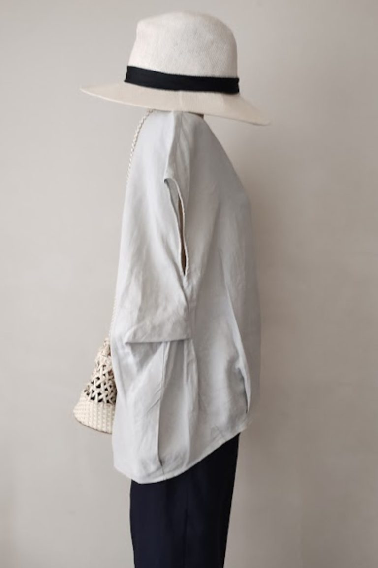 美品☆アーバンリサーチドアーズ 麻 バックタック フレンチブラウス リネンバックタックフレンチブラウス URBAN RESEARCH DOORS(単品） | FI