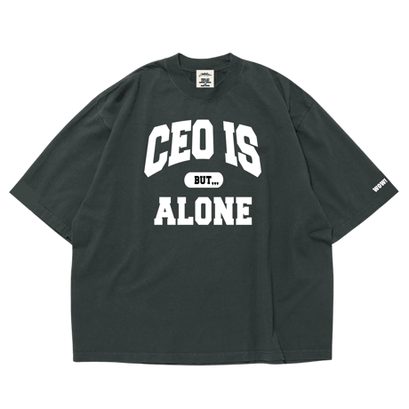 CEO IS ALONE T-shirt（BlackxWhite）