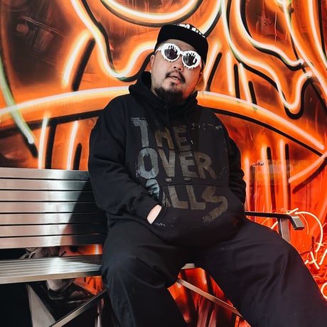 Logo×ALL YOU NEED IS WOW. Pullover Hoodie（Black×Black）