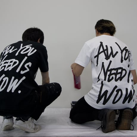 Logo×ALL YOU NEED IS WOW. T-shirt（Black）