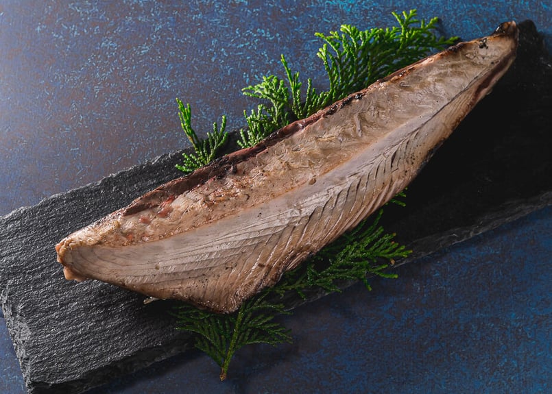 炭火焼きカツオタタキ 300g前後 | 美味しい天然マグロを船元直売｜長久