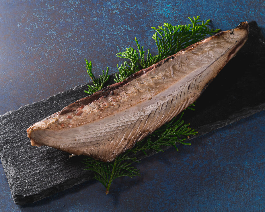 炭火焼きカツオタタキ 300g前後 | 美味しい天然マグロを船元直売｜長久