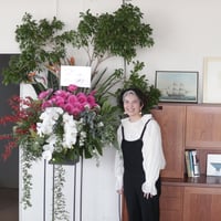 【静岡市内限定】フローリストにおまかせ季節のスタンド花：L（送料無料）