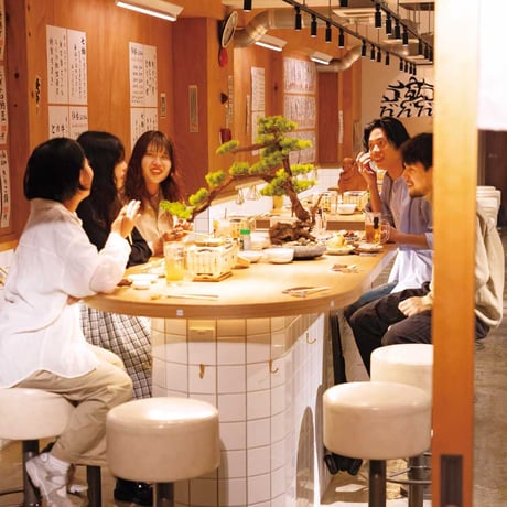 KELLY「たのしい酒場」特集（2025年1月号）