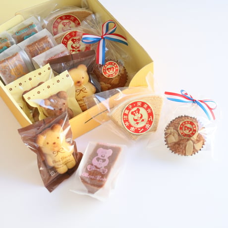 【洋菓子・喫茶ボンボン】くまちゃん巾着&焼き菓子15個詰め合わせセット