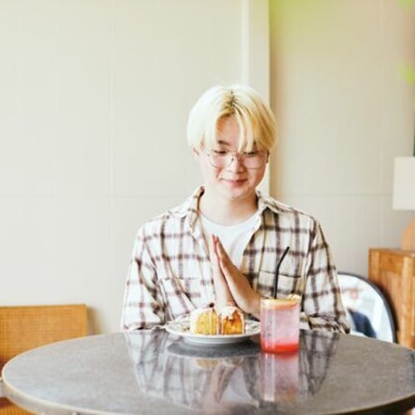 KELLY「みんなの推しカフェ」特集（2023年7月号）