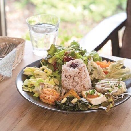 KELLY「みんなの推しカフェ」特集（2023年7月号）