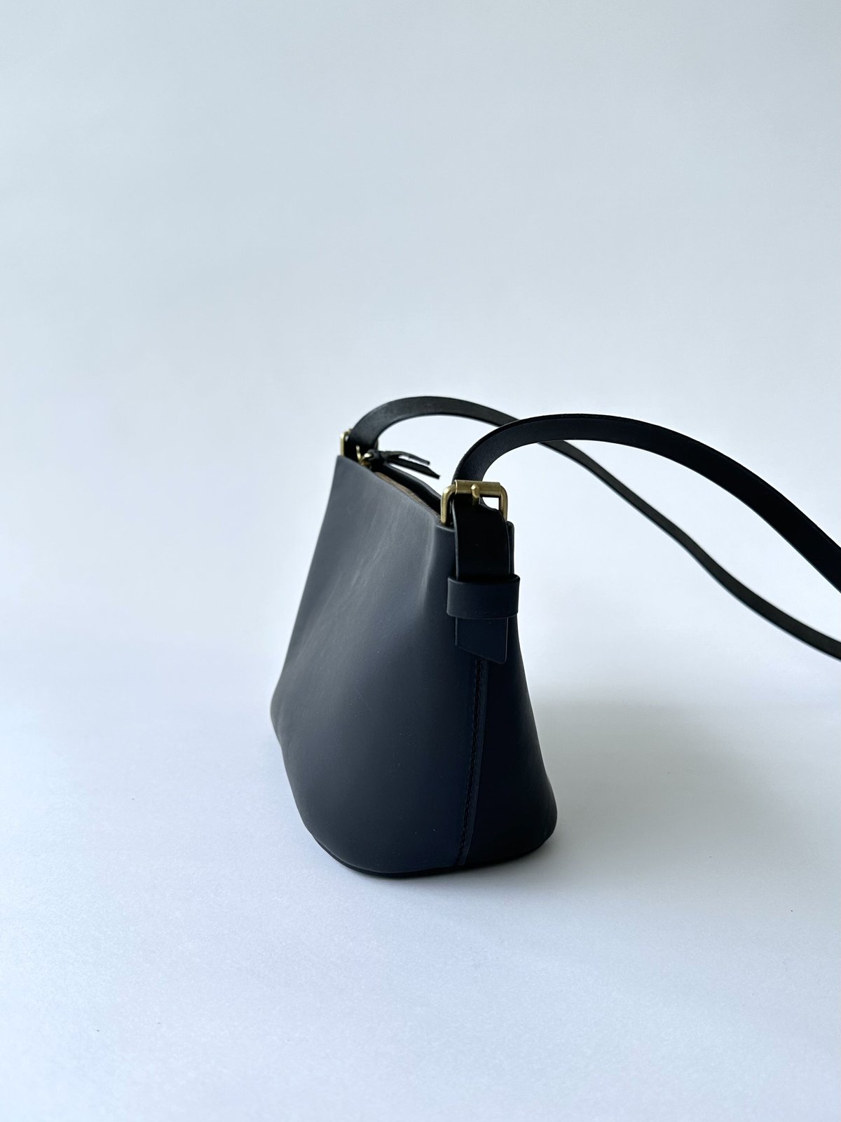 一粒舎　FLOATBAG ブラック float bag ブラック 一粒舎 - ミニマリストの持ち物リスト