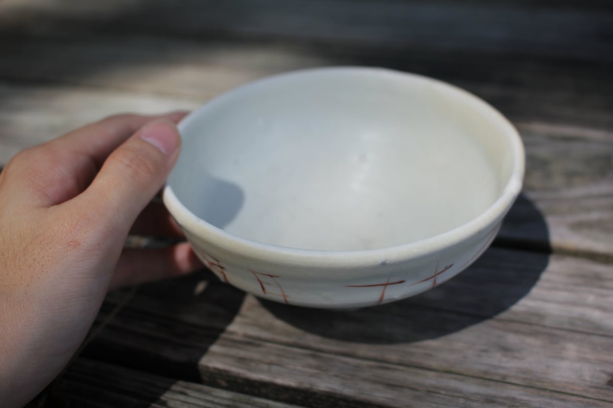 陶芸作家　光藤佐さん　たわみ赤絵鉢　白磁 光藤佐 白磁赤絵茶碗 2 | online shop ゆすらや