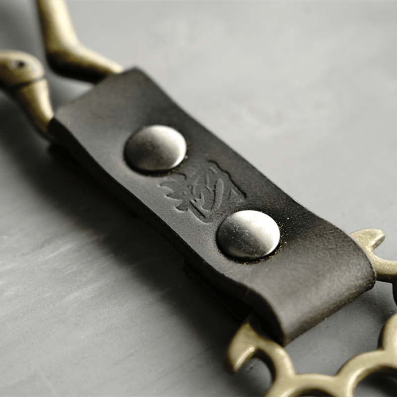 DEAL DESIGN メリケンサック　キーホルダー 真鍮製 メリケンサック キーホルダー（Mサイズ） - ブラスストアー