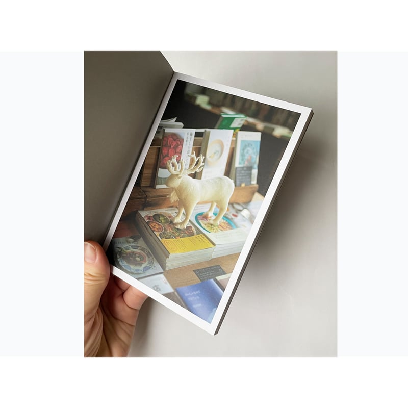 ikuellé ポストカードブック「kukkula」 | PINHOLE BOOKS