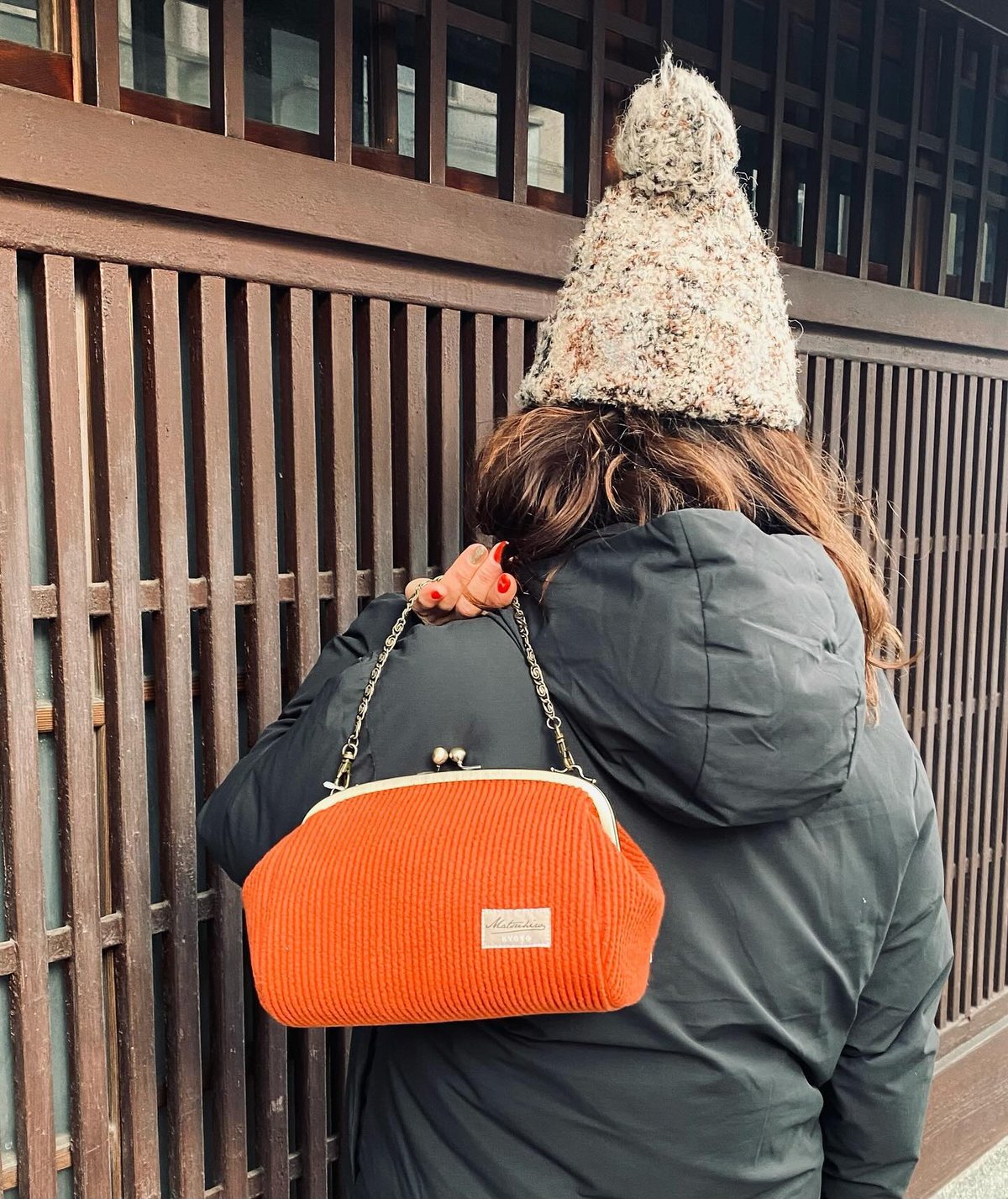 6.8寸丸マチ ショルダーバッグ ニットコール天 レンガ色 | まつ