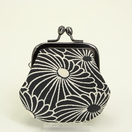 【 彫金小箱 江戸金工 】　ニッケル豆箱　手造　ケース付 彫金小箱 江戸金工 】 ニッケル豆箱 手造 ケース付