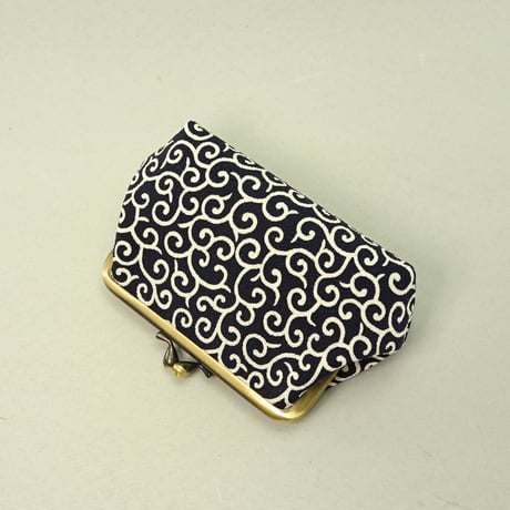 4.0寸角ポーチ　唐草（ちりめん）紺色　※口金：AG色 ふぐ玉