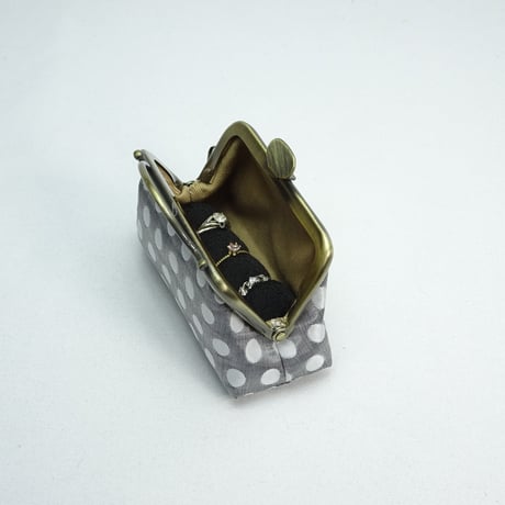 2.5寸アクセサリーケース（指輪ホルダー付）　ふくれ水玉　グレー