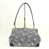 8.0寸角ショルダーバック　菊づくし（ふくれ織）黒色　※口金：AG色