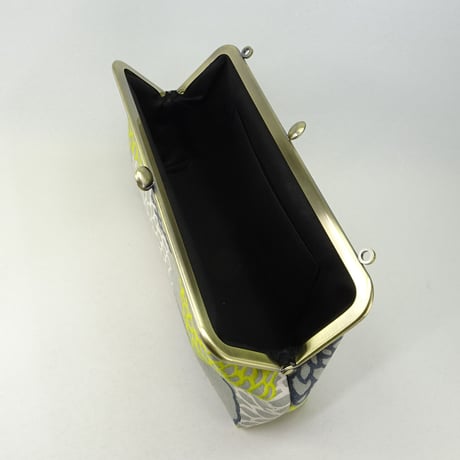 6.8寸碁石玉　ショルダーバッグ　ポンポンマム　グレー色