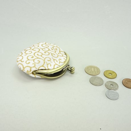 2.6寸丸小銭入れ　唐草（ちりめん）金色　※口金：AG色 丸玉