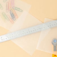 グラシン紙｜白無地｜折り紙サイズ｜透ける 半透明薄葉紙 敷紙 ラッピングペーパー