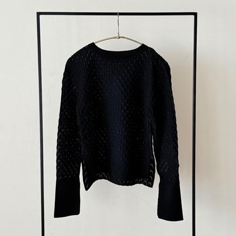 透かし編み袖スリットプルオーバー〈BLACK〉