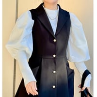 ボリュームスリーブプルオーバー〈WHITE〉