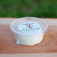 【ヤギのチーズ】シェーブル・フレ（春～秋限定）  (Chevre Frais)＊　12月初旬までの販売です