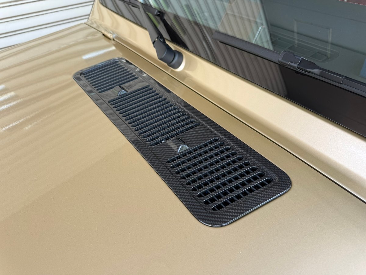 ベンツ Gクラス W463A ドライカーボン ボンネットダクトカバー ベンツ Gクラス W463A ドライカーボン ボンネットダクトカバー