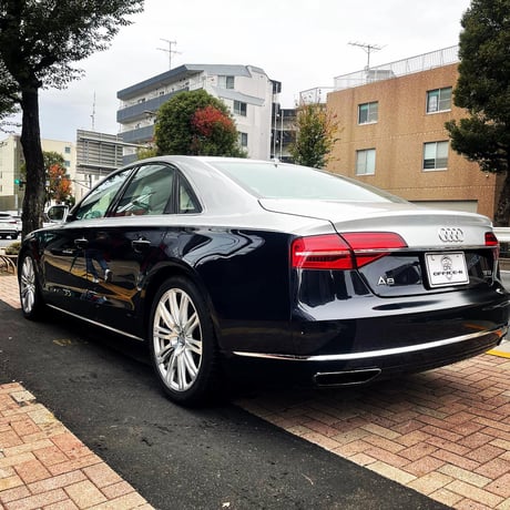 アウディ A8 4H ハーフラッピング施工 グロスシルバー