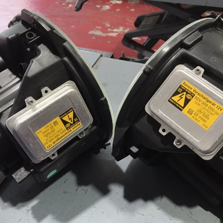 中古 ベンツ Gクラス W463 ゲレンデ 2007y-2018y バイキセノン ヘッドライト 左右セット A4638200959