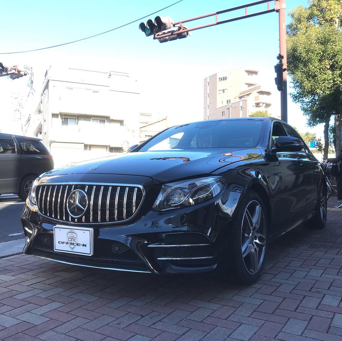 取付工賃込!! ベンツ Eクラス W213 前期 パナメリカーナグリル 縦 取付工賃込!! ベンツ Eクラス W213 前期 パナメリカーナグリル 縦