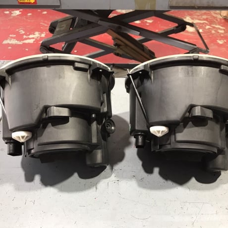 中古 ベンツ Gクラス W463 ゲレンデ 2007y-2018y バイキセノン ヘッドライト 左右セット A4638200959